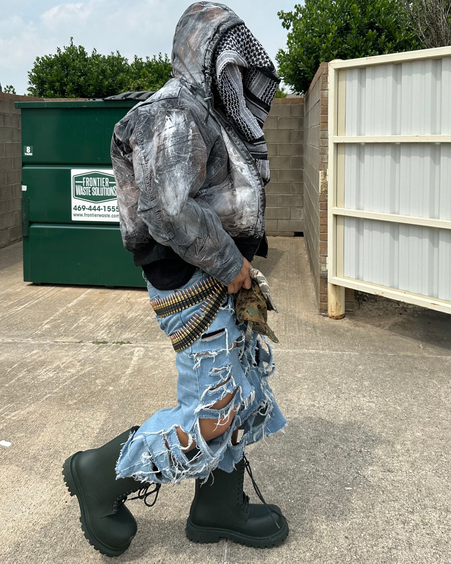 Light Washed Battle Denim 3/4 Short