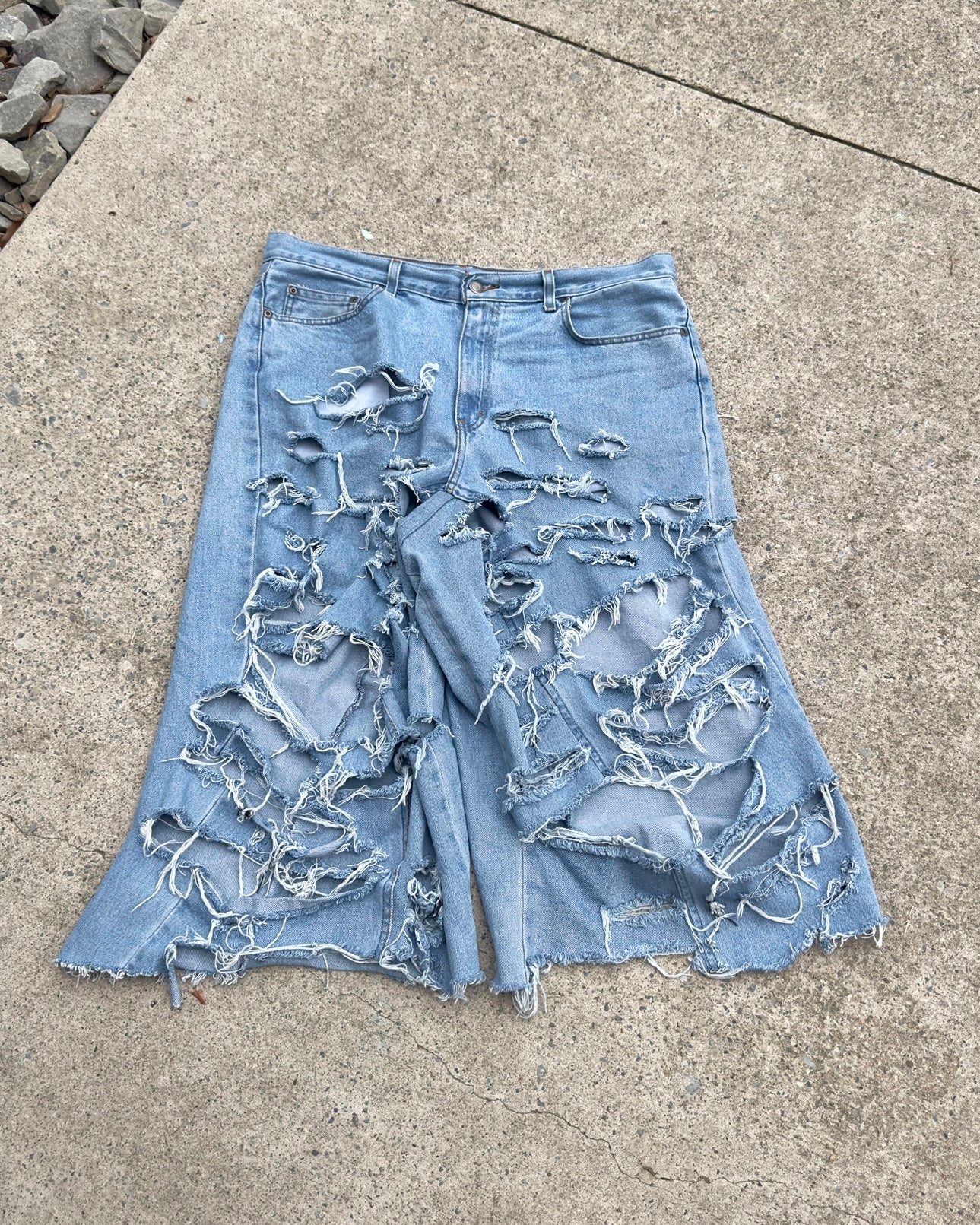 Light Washed Battle Denim 3/4 Short