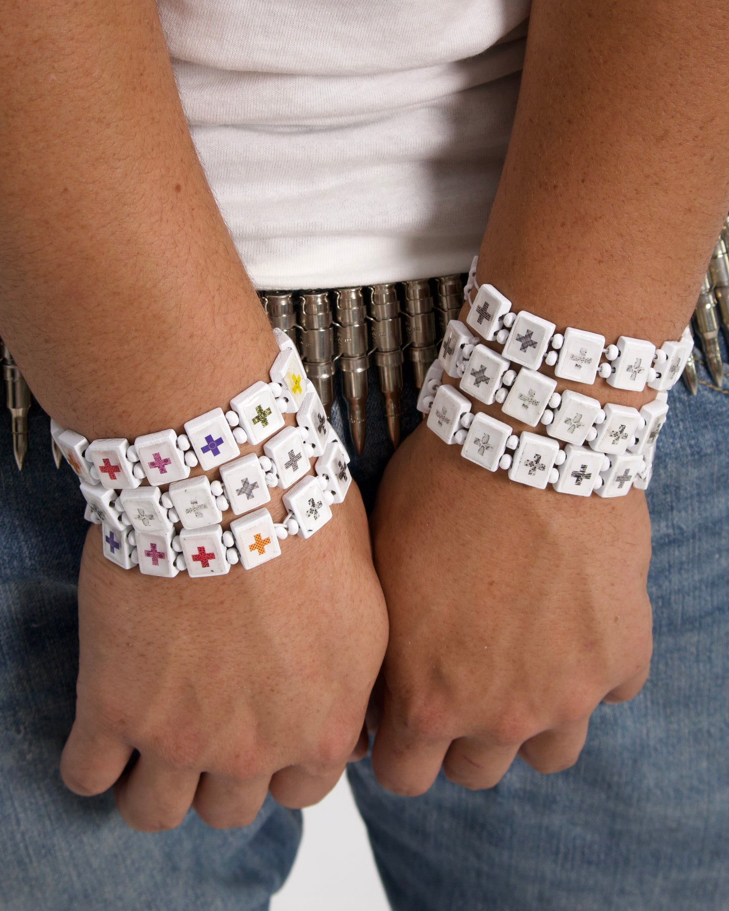 MULTICOLORED CROSS BRACELET (REVERSIBLE)