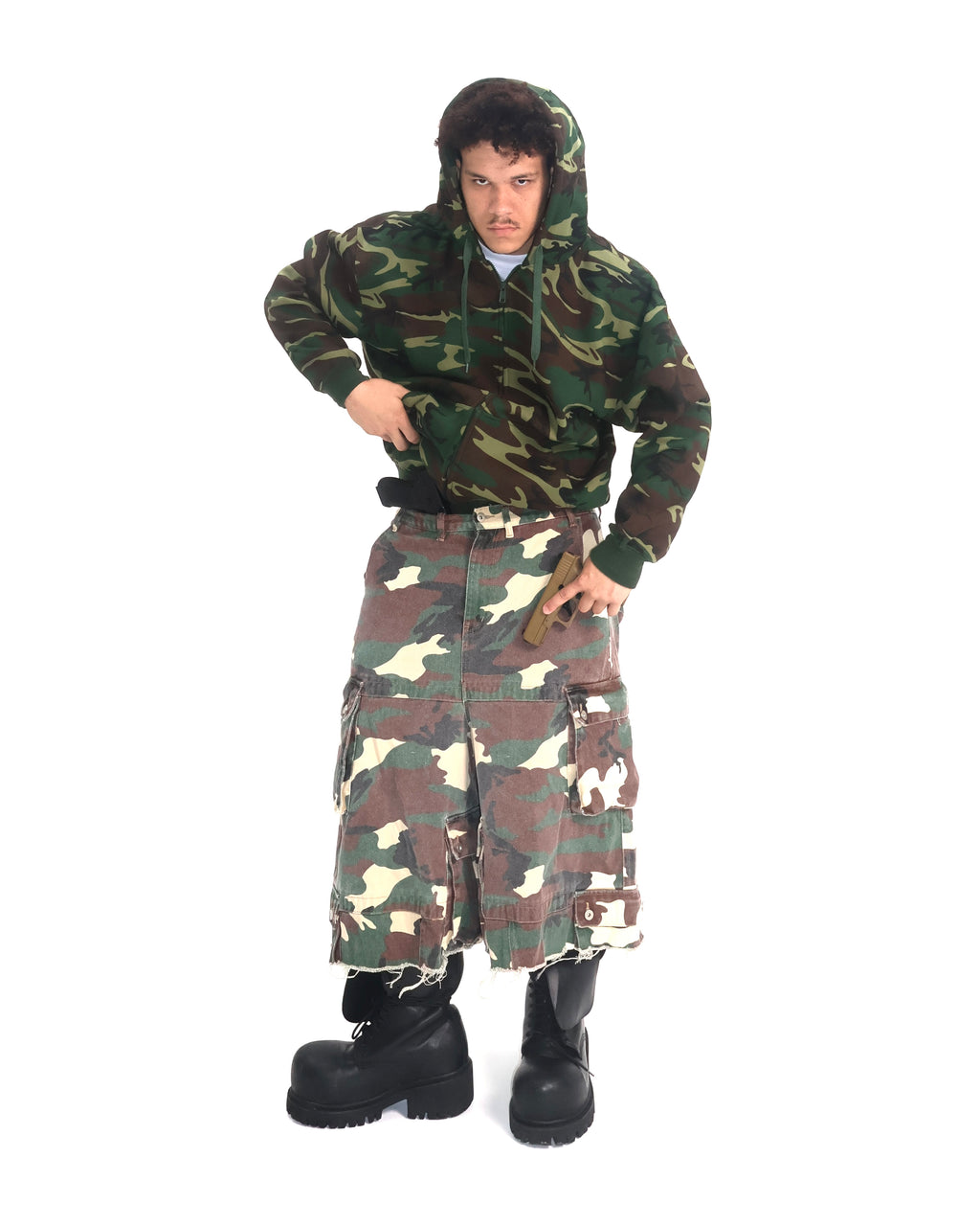 WOODLAND CAMO 3/4 DENIM SHORT