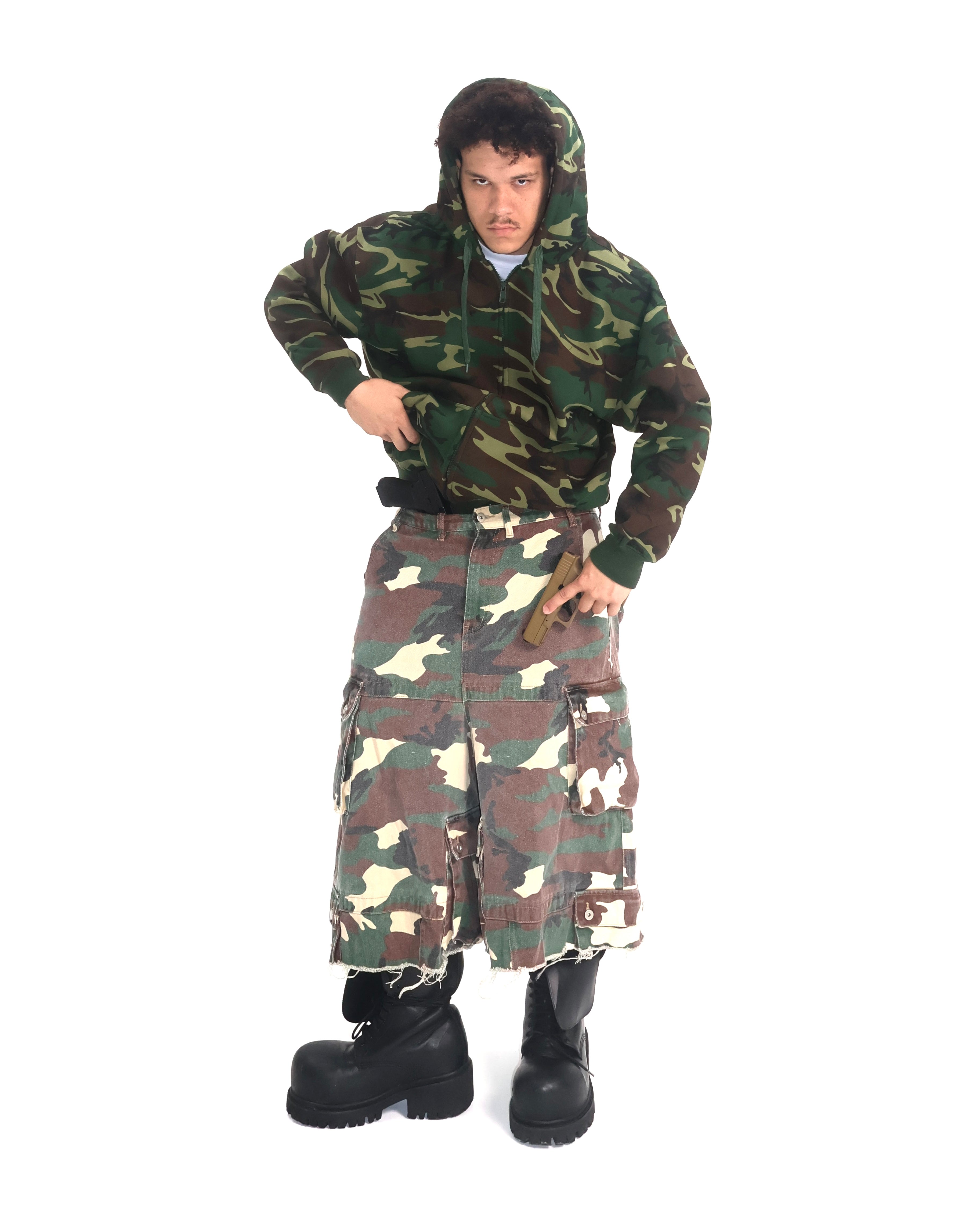 WOODLAND CAMO 3/4 DENIM SHORT