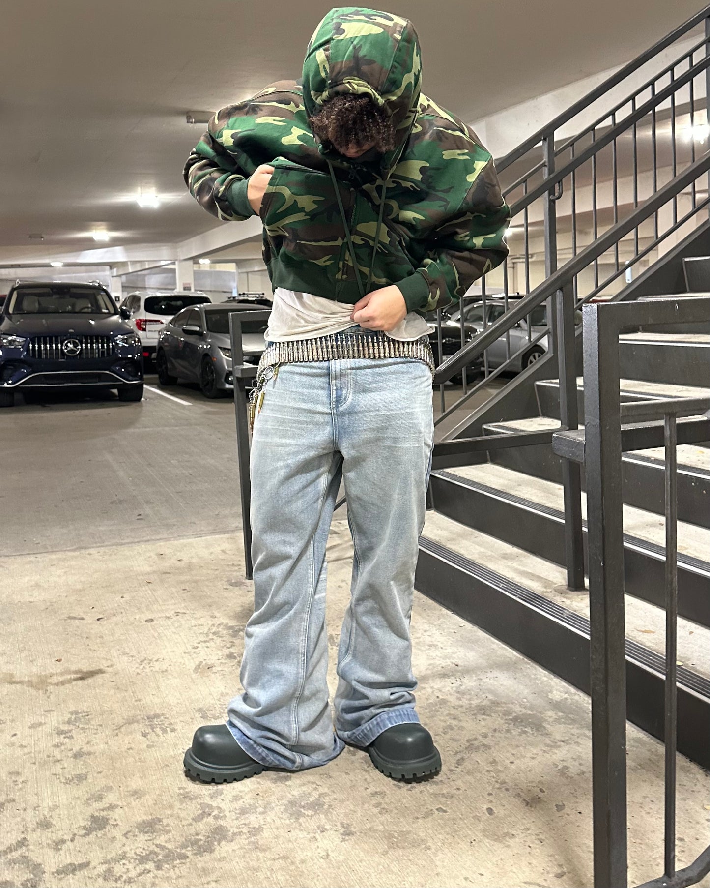 WASHED FLARE JEAN