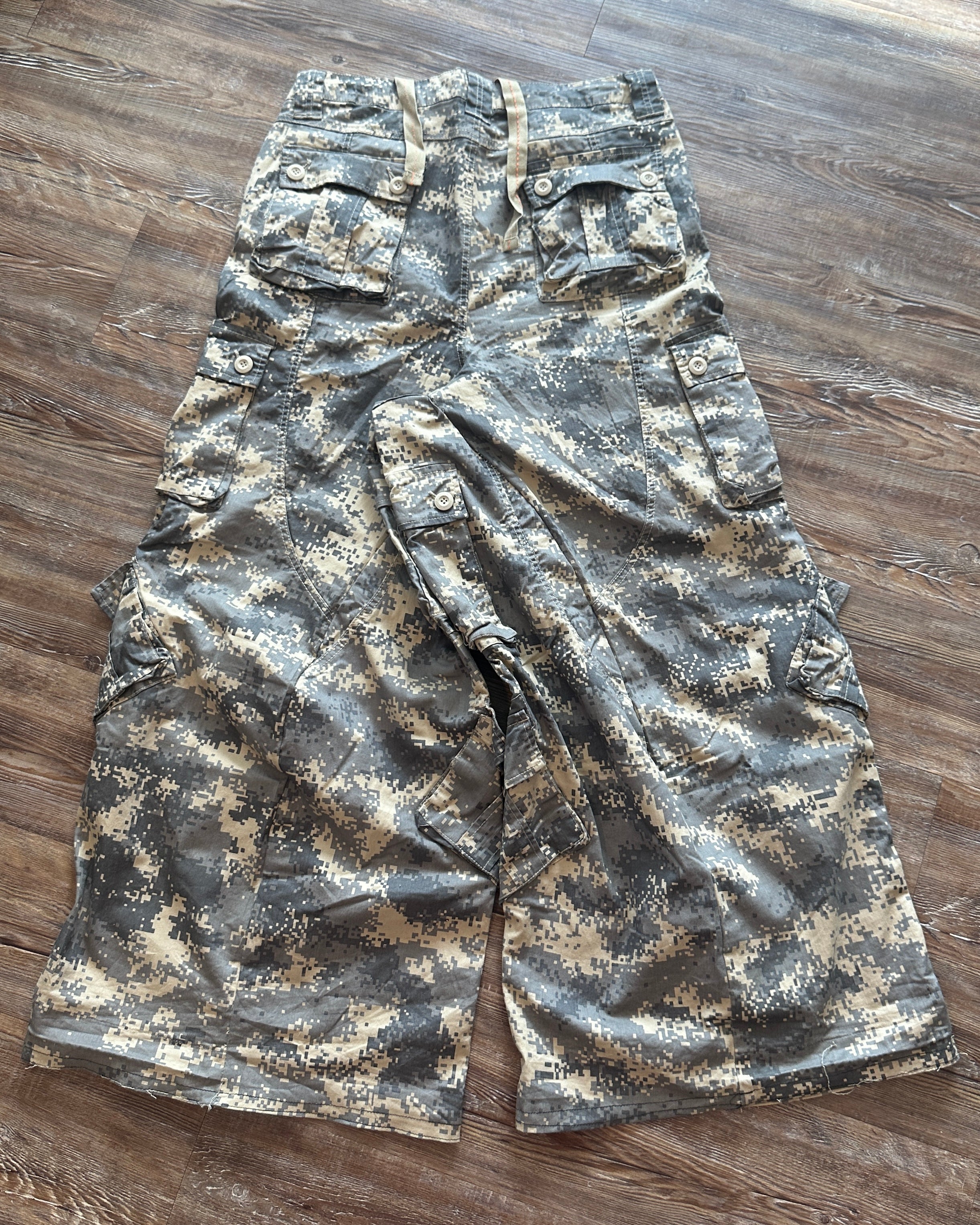 8 Pocket CRöTCH Cargos (Digi Camo) - Crimson Flow Studios