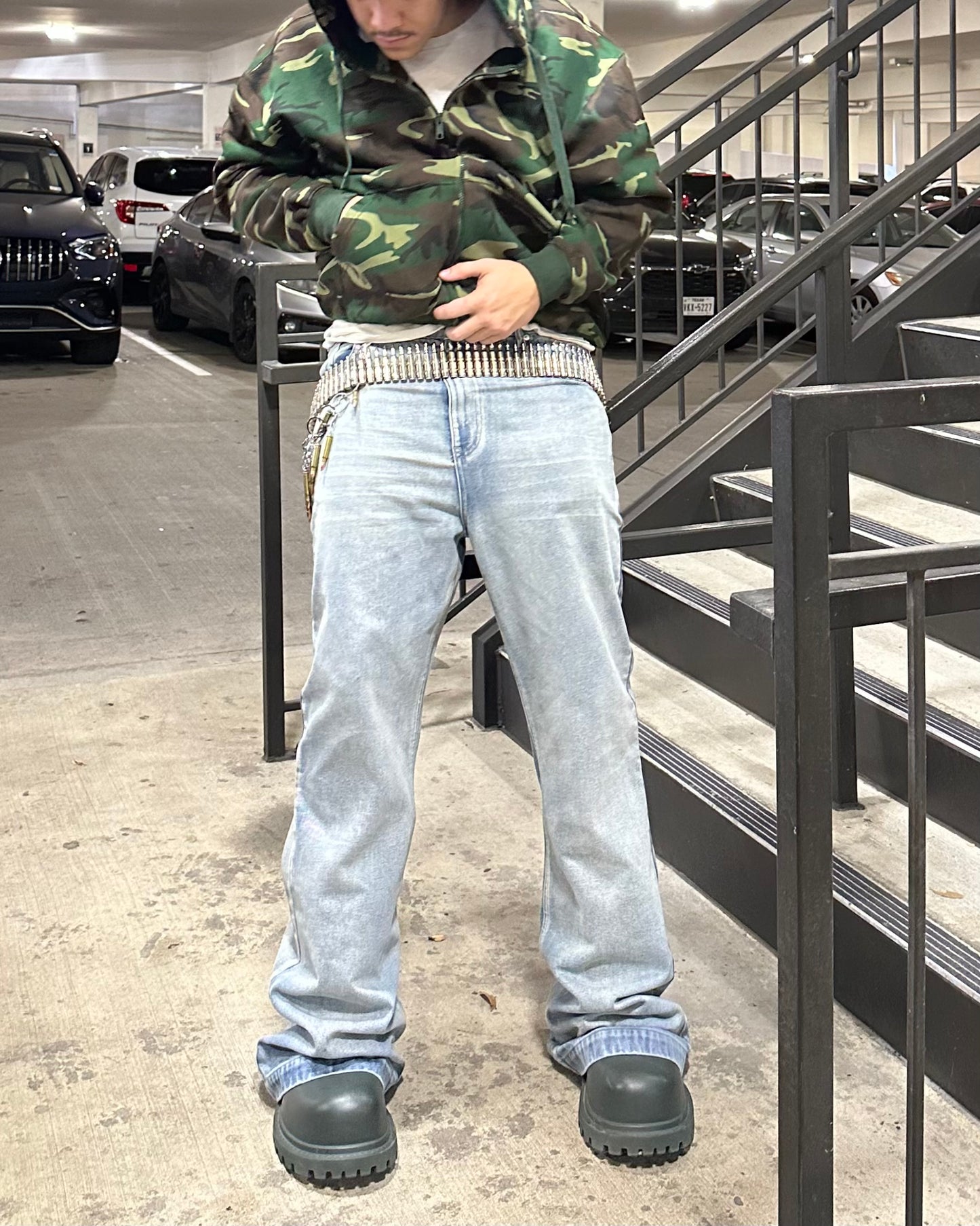 WASHED FLARE JEAN