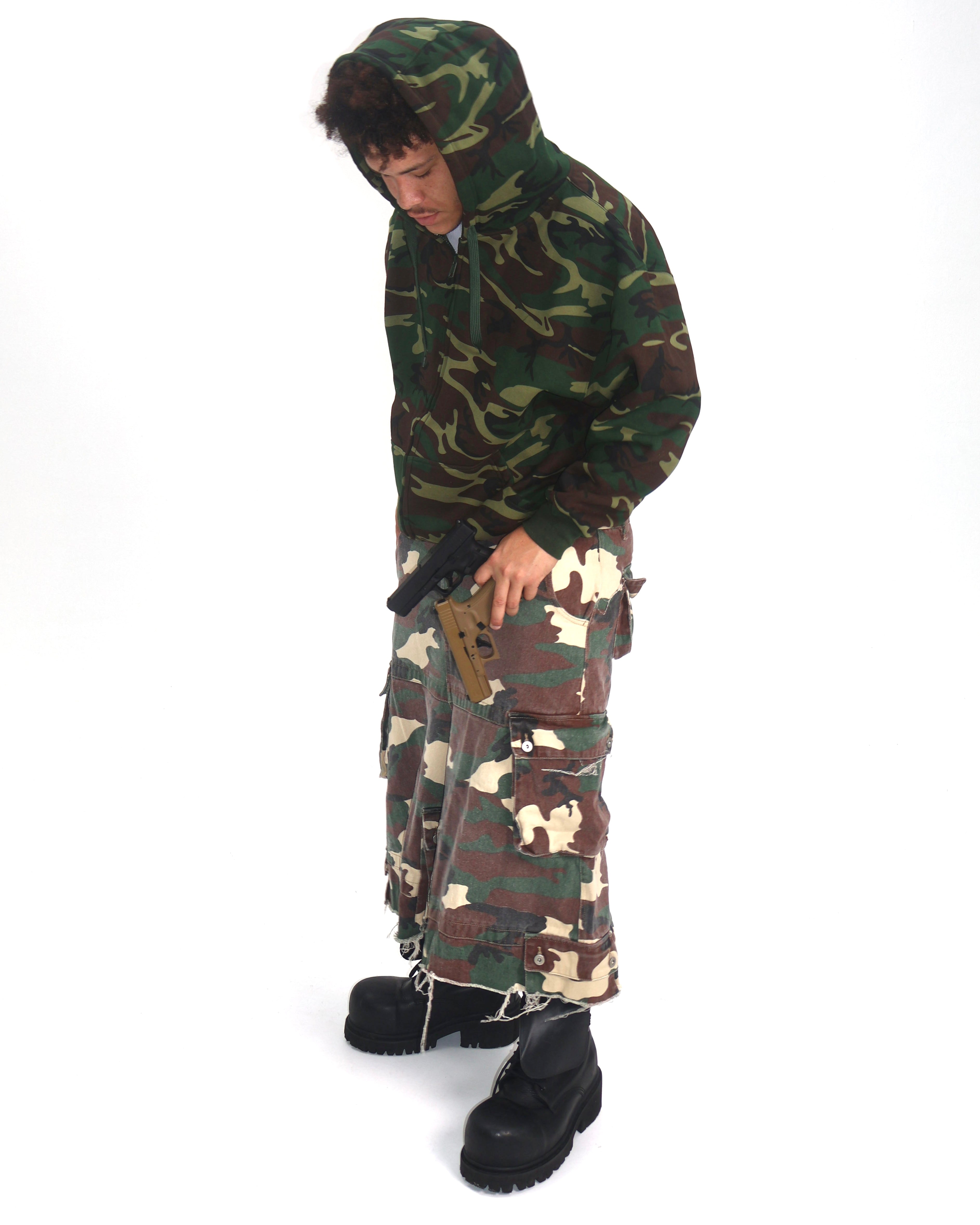 WOODLAND CAMO 3/4 DENIM SHORT