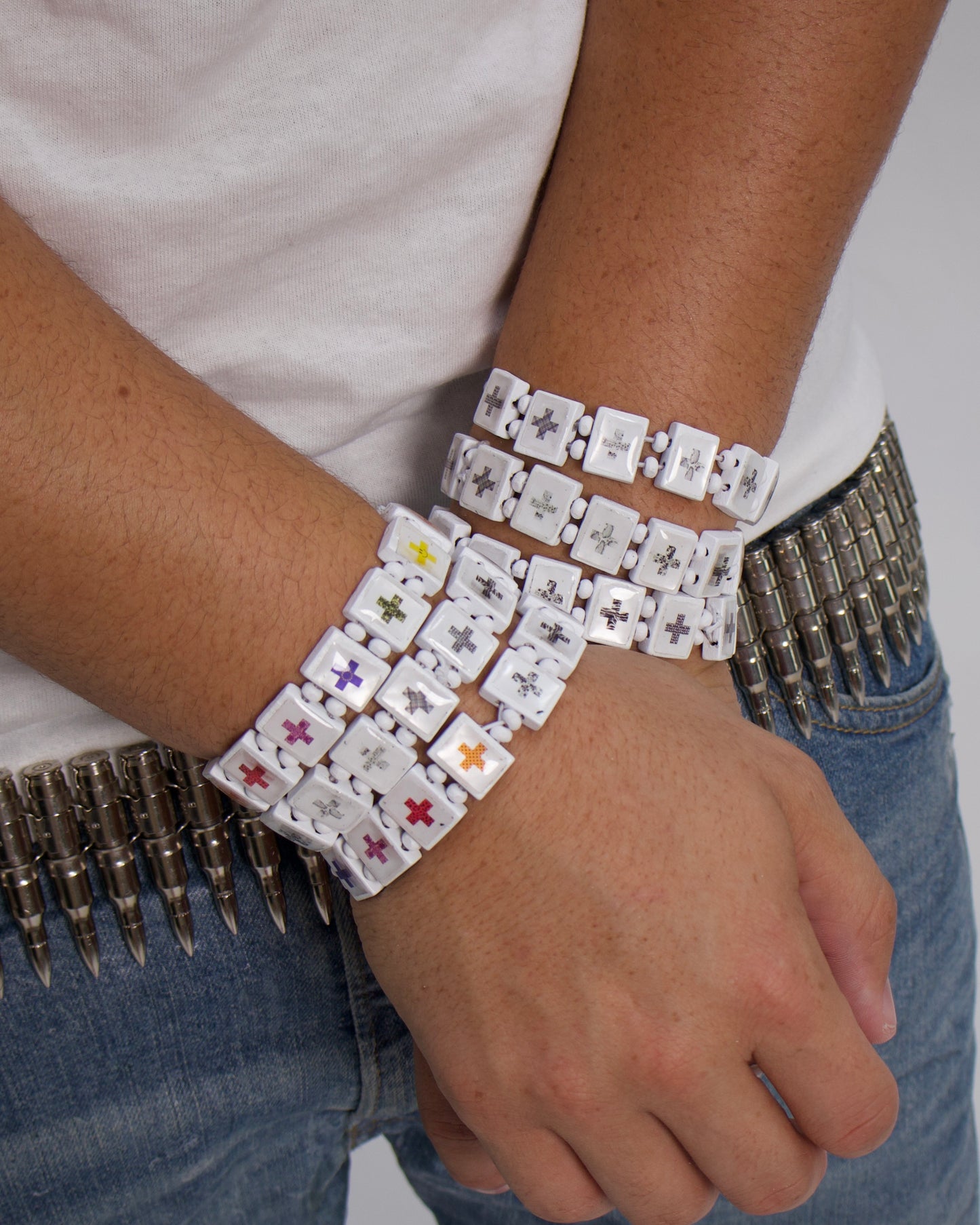 MULTICOLORED CROSS BRACELET (REVERSIBLE)